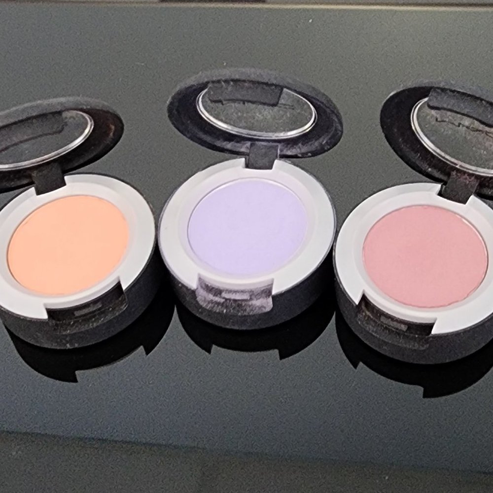 NEW - Set of 3 MAC Matte Eye Shadows